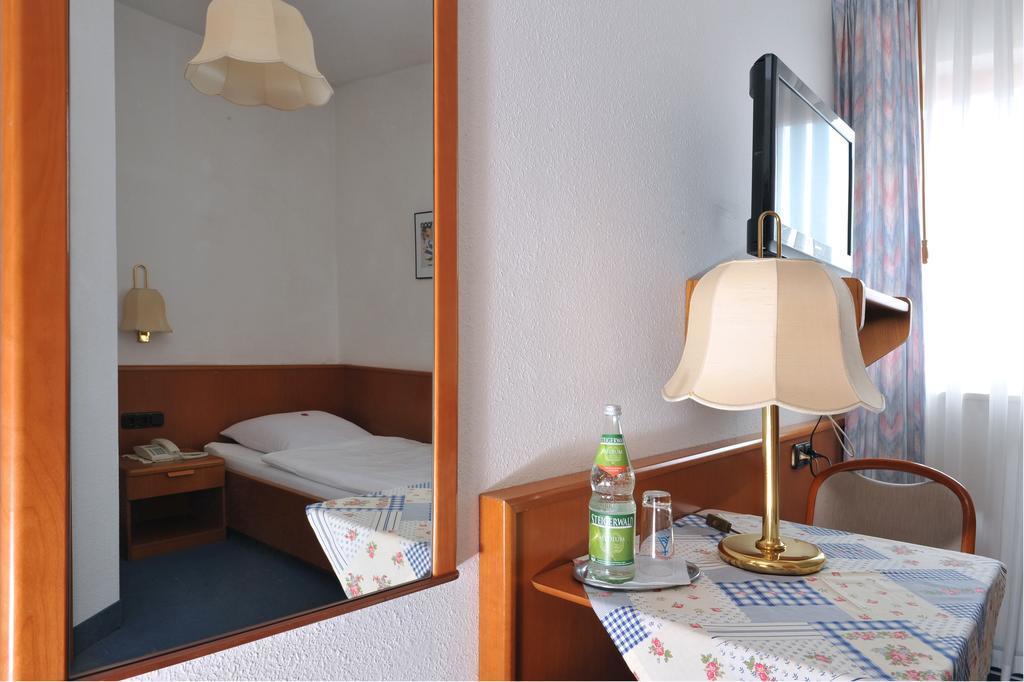 格鲁纳鲍姆酒店 Pommersfelden 外观 照片
